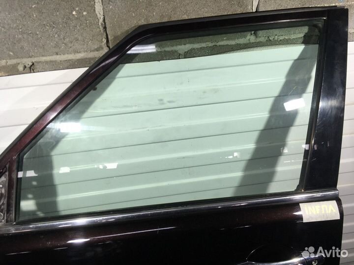 Стекло двери переднее левое (Infiniti QX56)