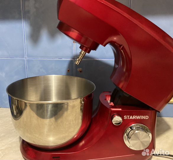 Миксер планетарный StarWind SPM5184, красный
