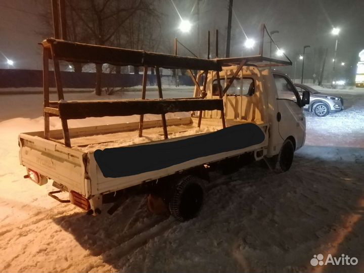 Грузо перевозки, установлена пирамида