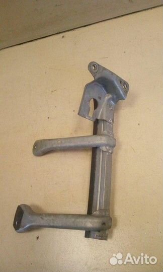 Направляющая стекла двери передней правой