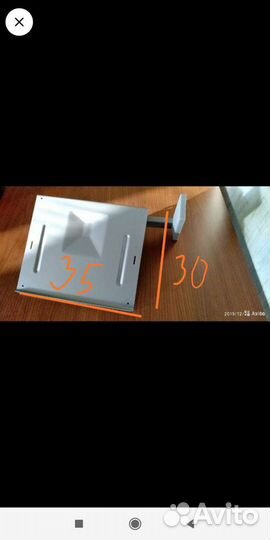 Настенная подставка для телевизора