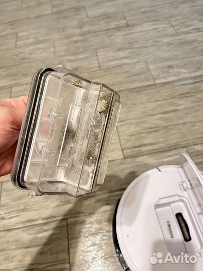 Моющий робот пылесос Redmond