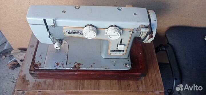 Швейная машина Чайка 3