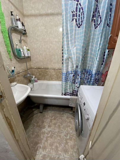 2-к. квартира, 57 м², 1/10 эт.