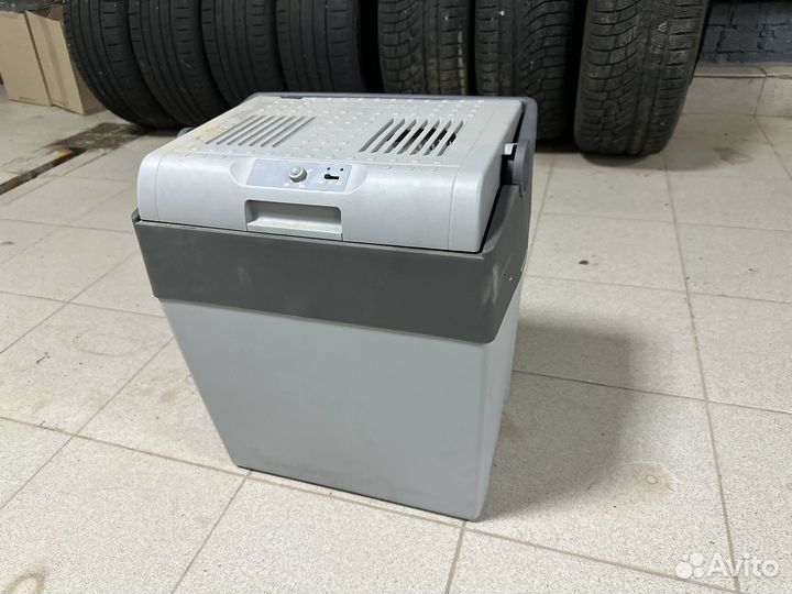 Автохолодильник dometic