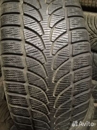 Bridgestone Blizzak LM-32 215/50 R17