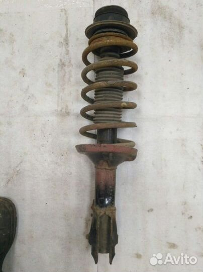 Амортизатор передний Volkswagen Golf 3