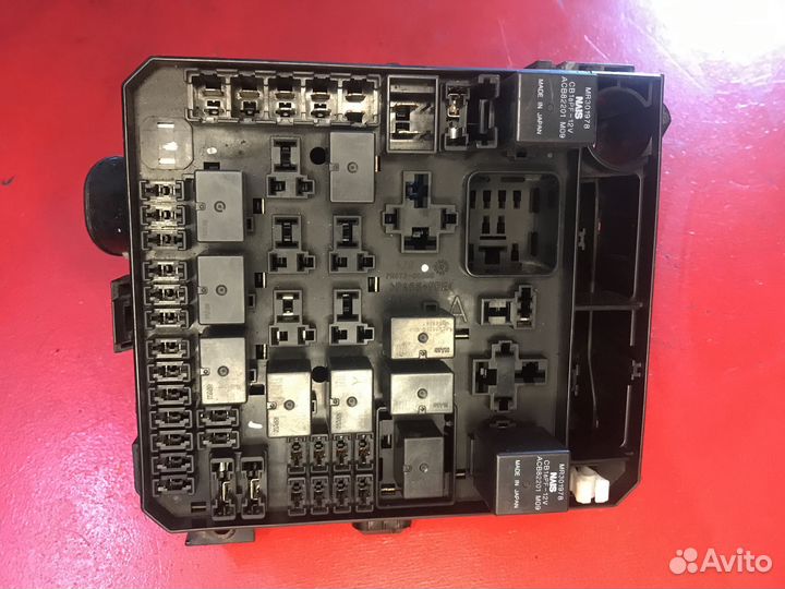 Блок предохранителей моторный Mitsubishi Lancer 10