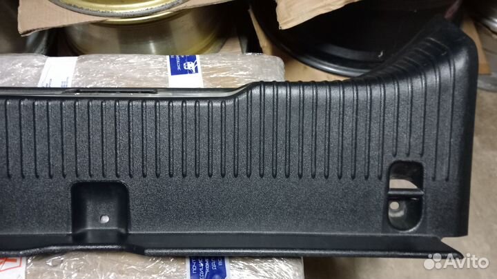 Jaguar XJ X351 2009-15г накладка в проем багажника