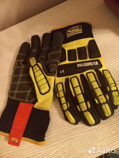Перчатки с защитой