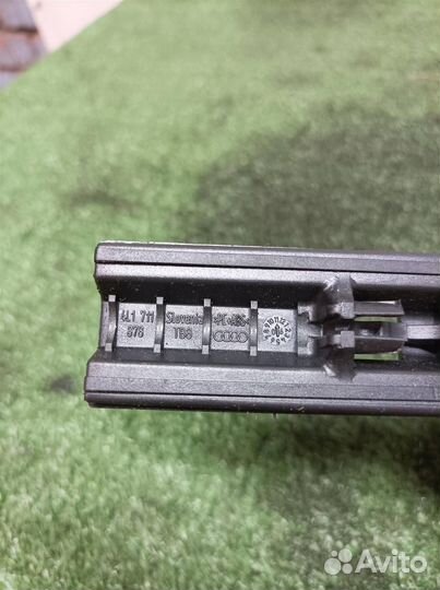 Рычаг стояночного тормоза Audi Q7 2005