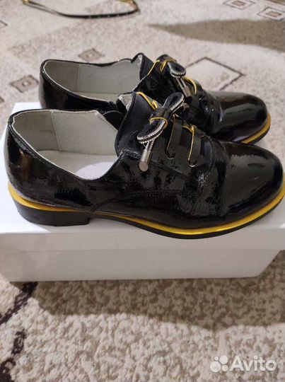 Продам ботинки 35р