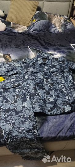 Форма синий пиксель