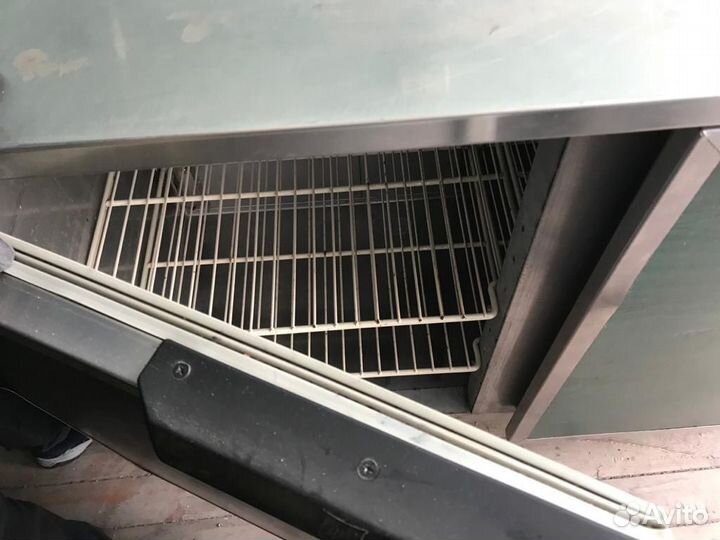 Холодильный шкаф