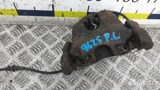 Суппорт тормозной передний левый mercedes benz E-c
