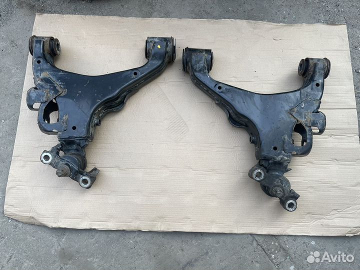 Рычаг передний нижний Lexus LX570