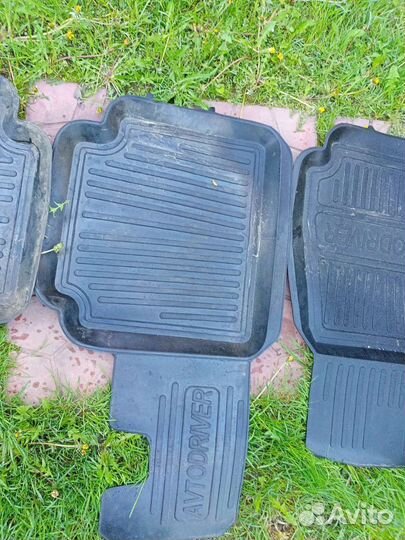 Автомобильные коврики резиновые