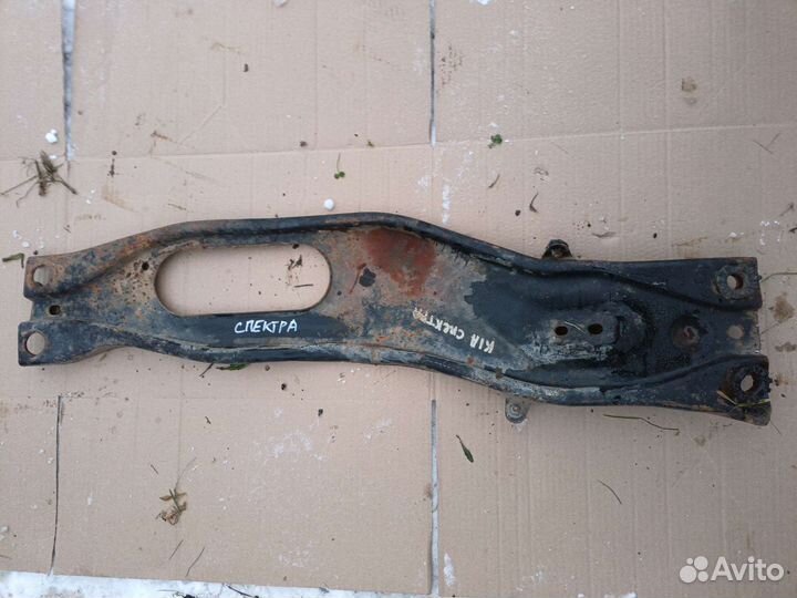 Траверса подрамника Kia Spectra