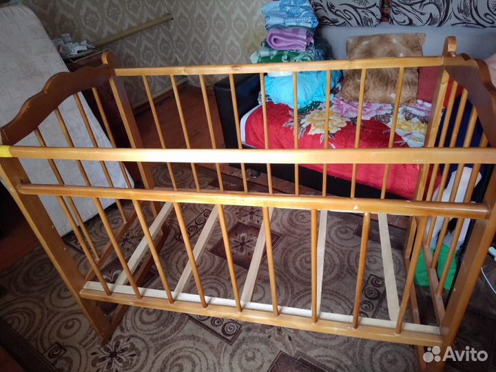 Детская кроватка