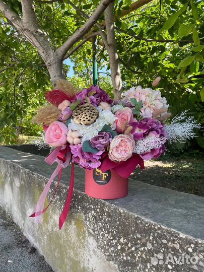 Интерьерные композиции из искусственных цветов