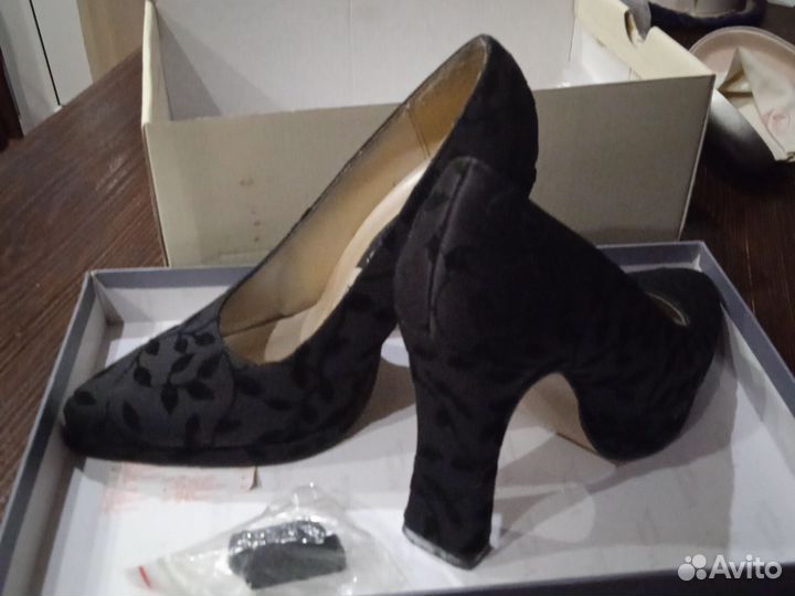 Туфли женские 35 размер черные