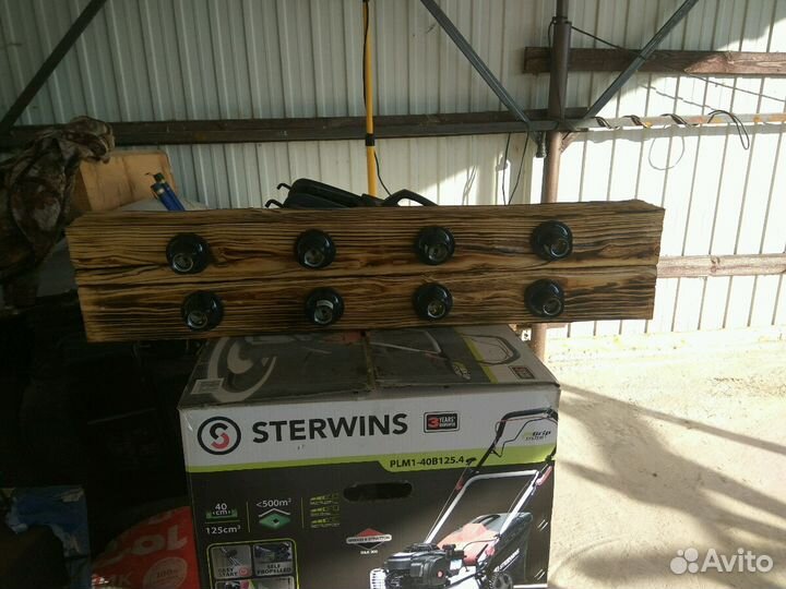 Люстра деревянная