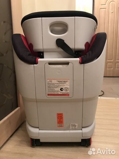 Автомобильное кресло