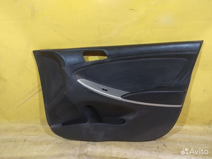 Обшивка двери передняя правая Hyundai Solaris