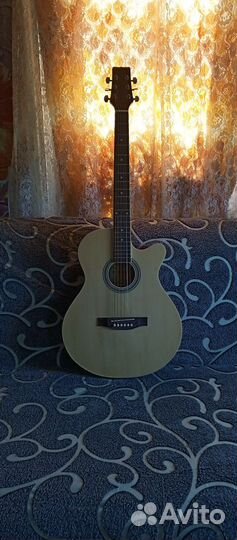 Акустическая гитара