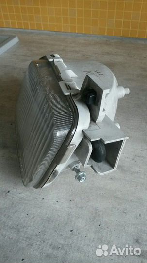 Фара противотуманная тойота грузовик-24v