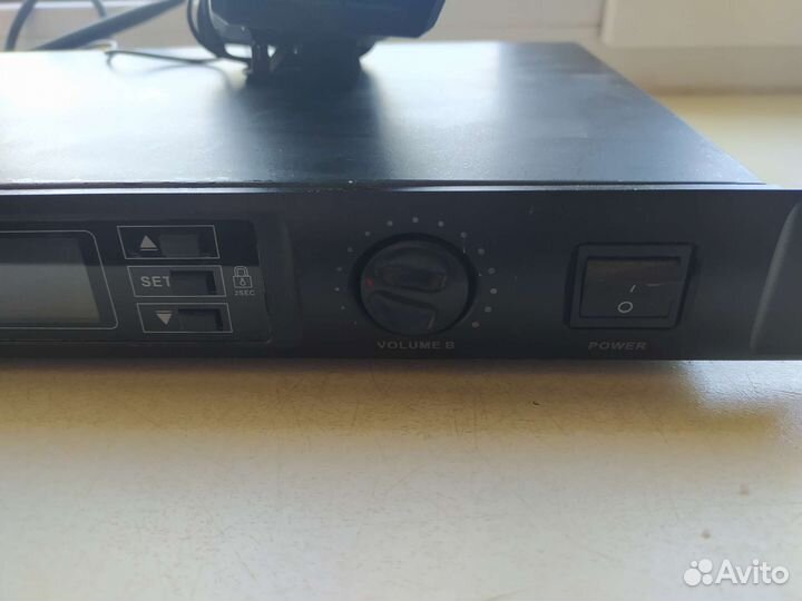 Беспроводная система микрофонов aha