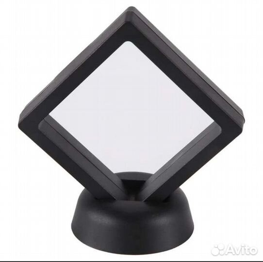 Монета Bitcoin в рамке с подставкой