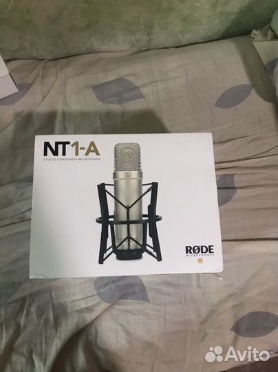 Студийный конденсаторный микрофон Rode nt1-a