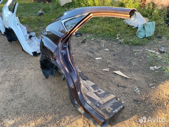 Задняя правая четверть на Lexus NX