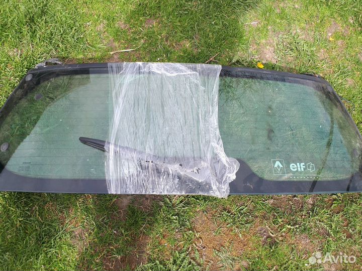 Стекло заднее рено сценик 2 2003 год открывающееся