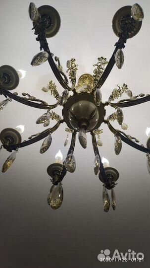 Люстра 8ми рожковая