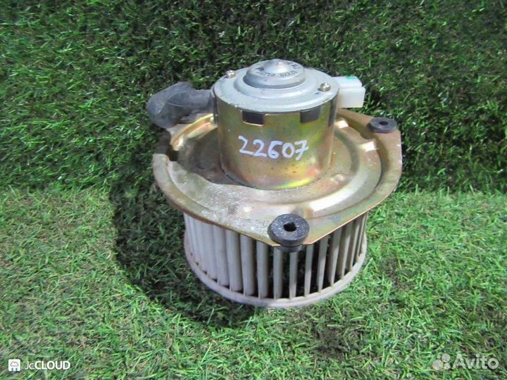 Мотор печки на nissan safari WRY60 TD42