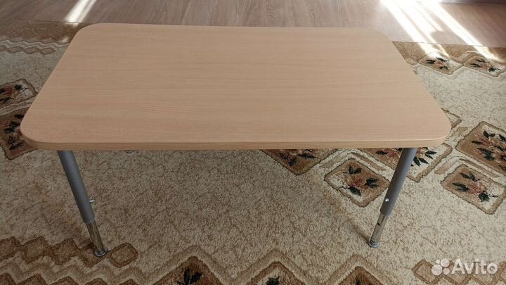 Детский письменный стол