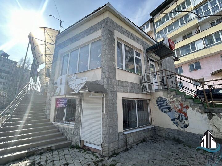 Продаётся помещение 52.2 кв.м. с 2-мя входами
