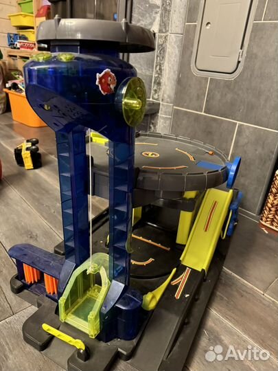 Игрушечный гараж