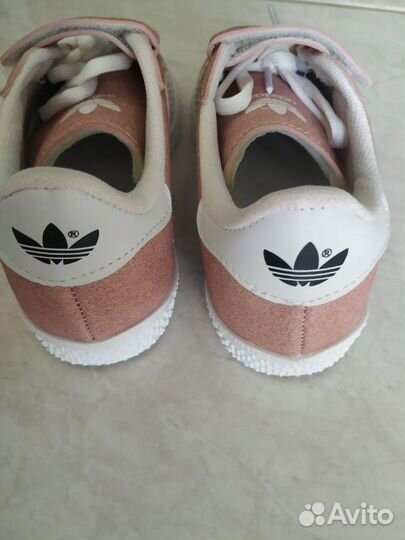 Кроссовки для девочки adidas