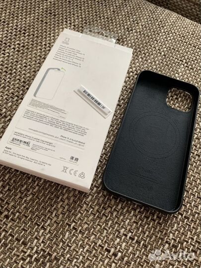 Чехол на iPhone 13