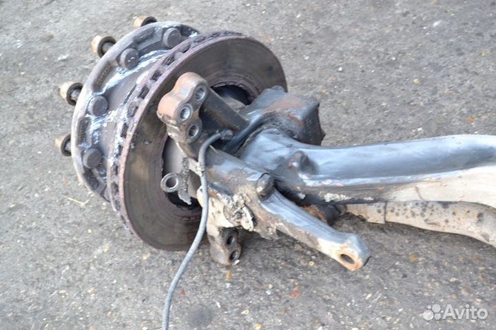 Поворотный кулак переднего моста, левый scania G-s