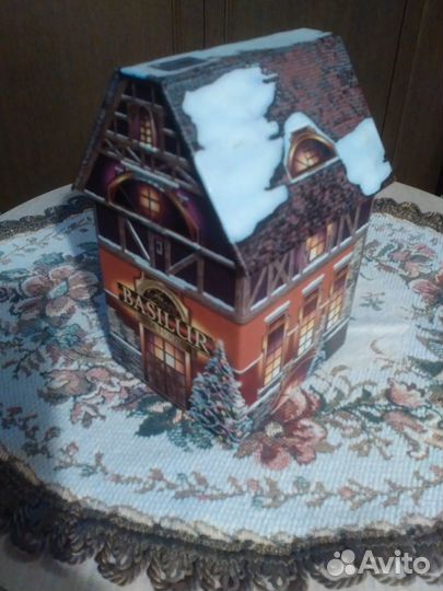 Бутылка из-под водки3л Жестяные деревянные коробки