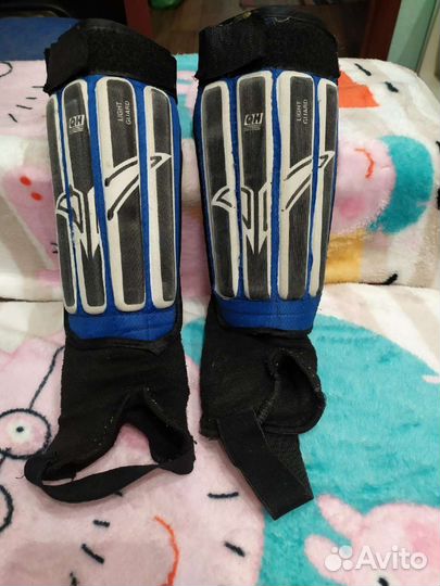 Щитки футбольные