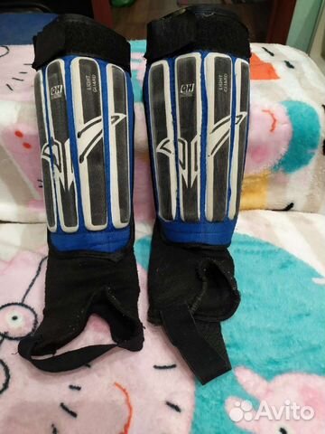 Щитки футбольные