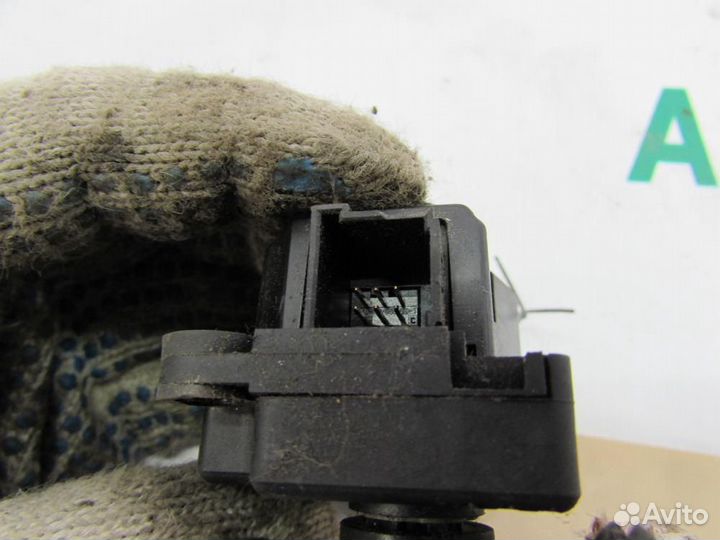 Моторчик заслонки печки для Renault Fluence 2010