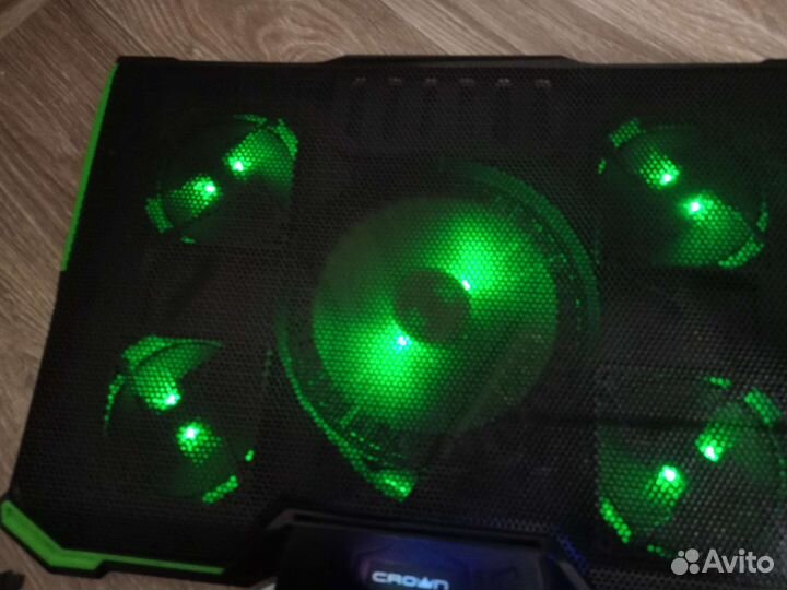 Подставка с охлаждением