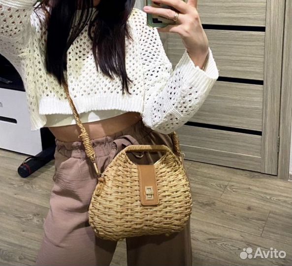 Соломенная сумка из рафии плетеная