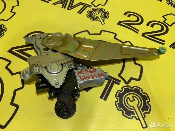 Стеклоподъемник задний левый Toyota Ist NCP60